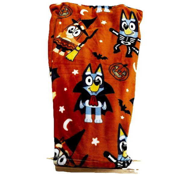 Bluey And Bingo Halloween Skeleton And Witch Fall Plush Throw Blanket 50x70 NEW - Picture 1 of 2